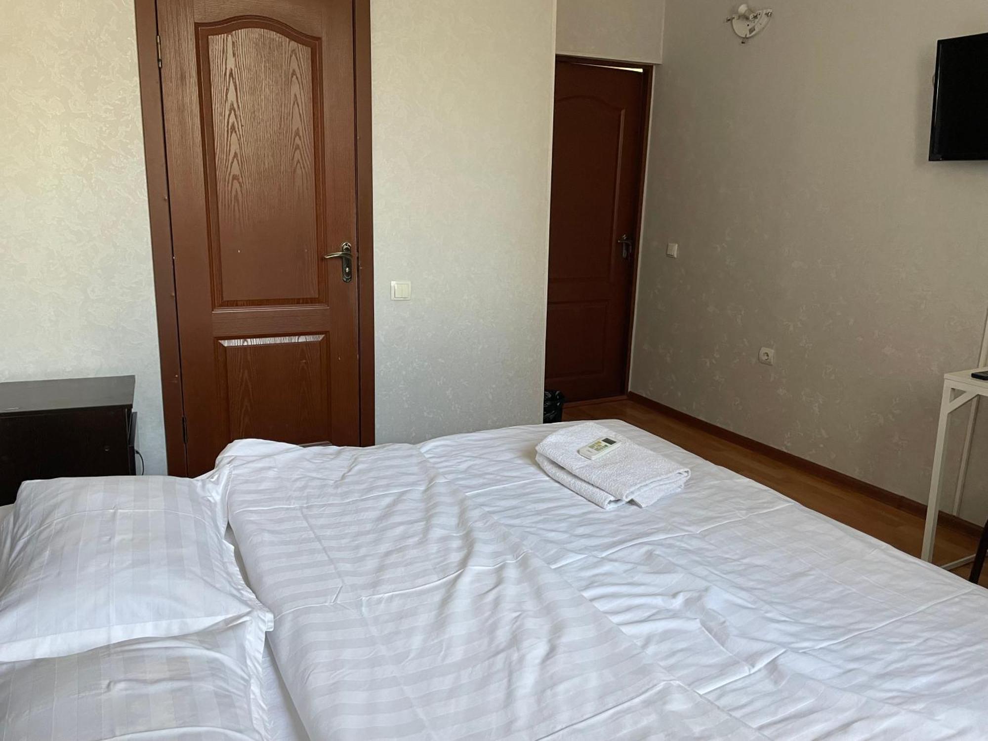 Hostel Fiveseasons Almaty Exteriér fotografie