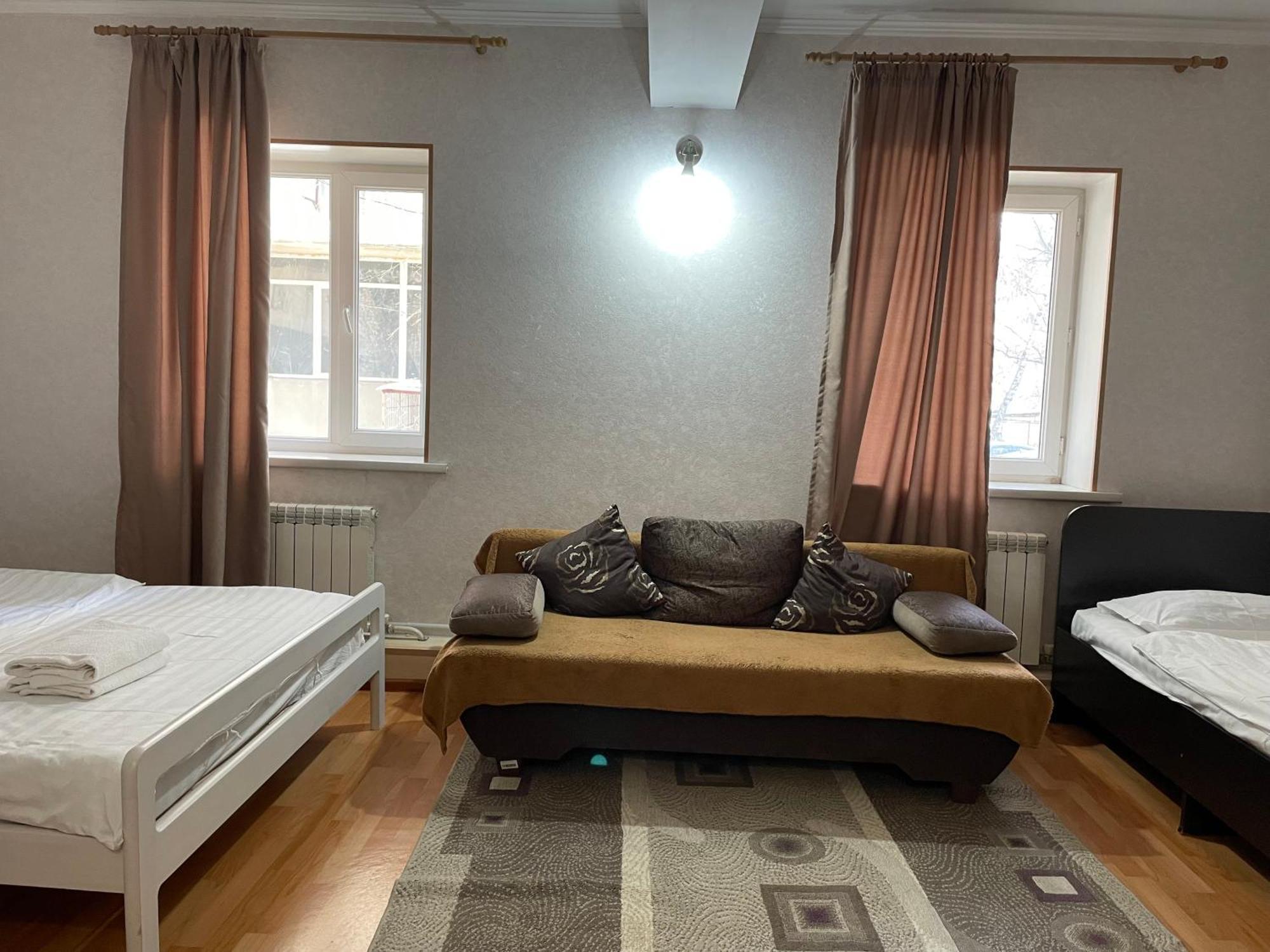 Hostel Fiveseasons Almaty Exteriér fotografie