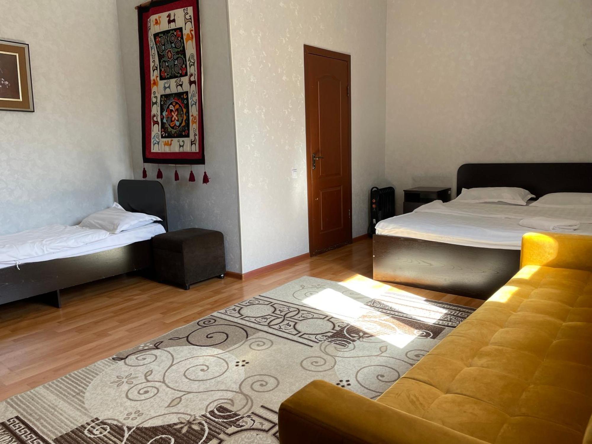 Hostel Fiveseasons Almaty Exteriér fotografie